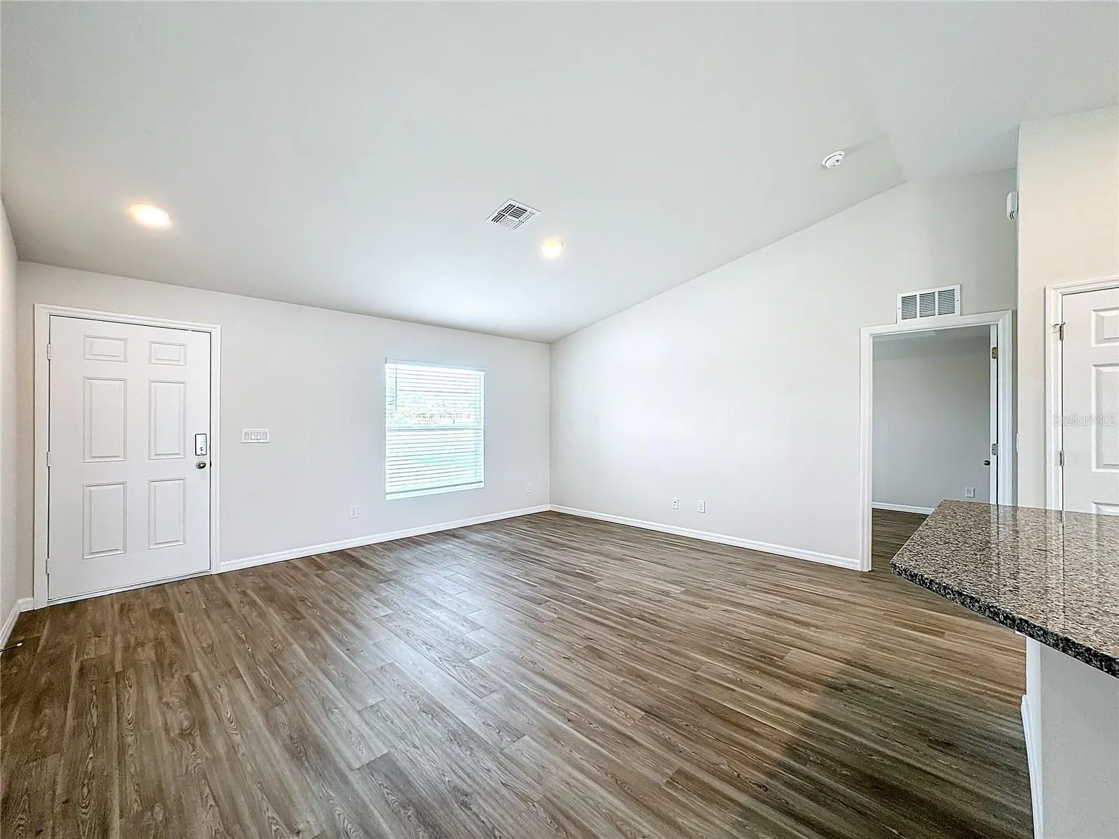 617 TROPICANA PKWY E