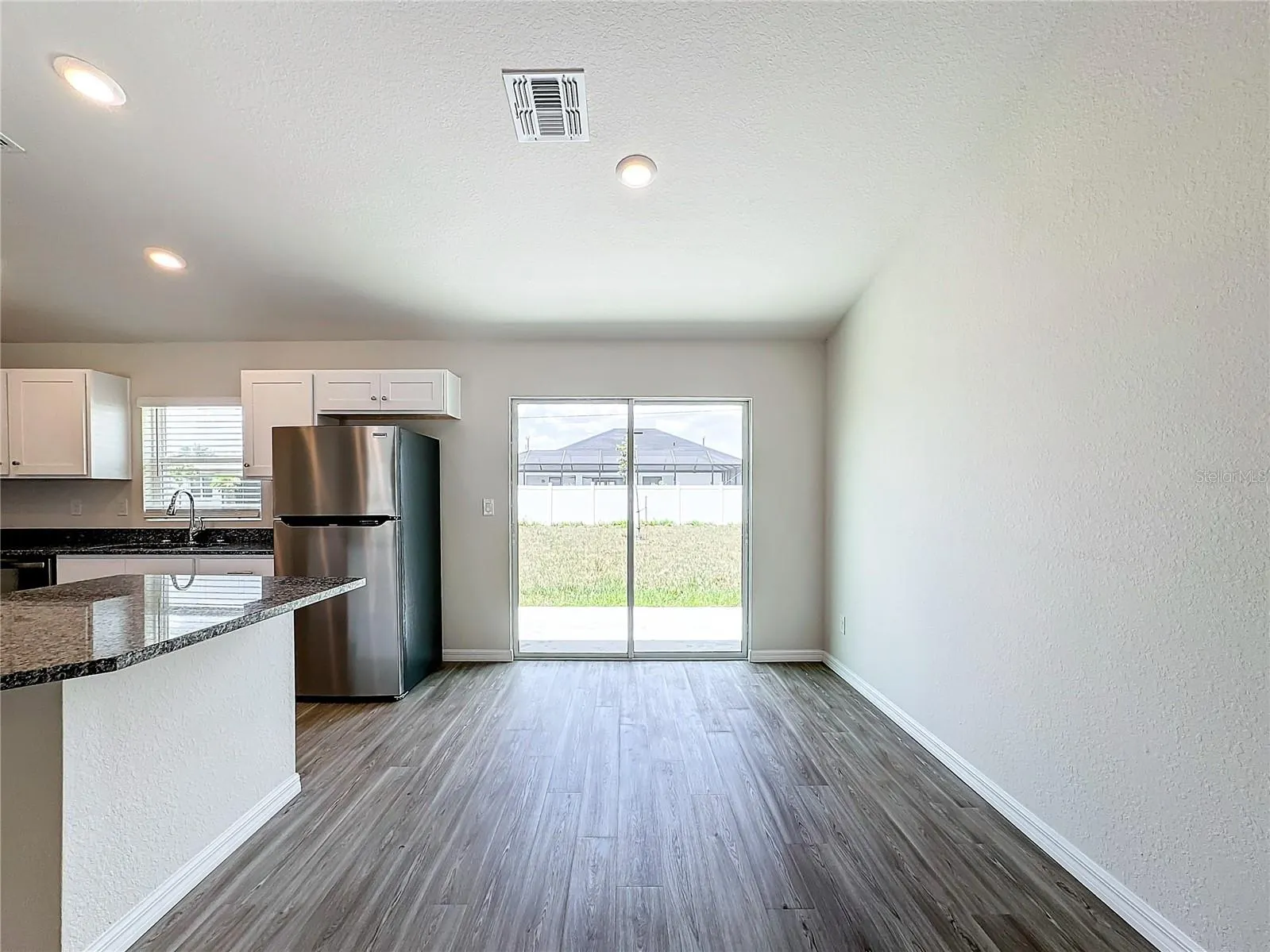 617 TROPICANA PKWY E