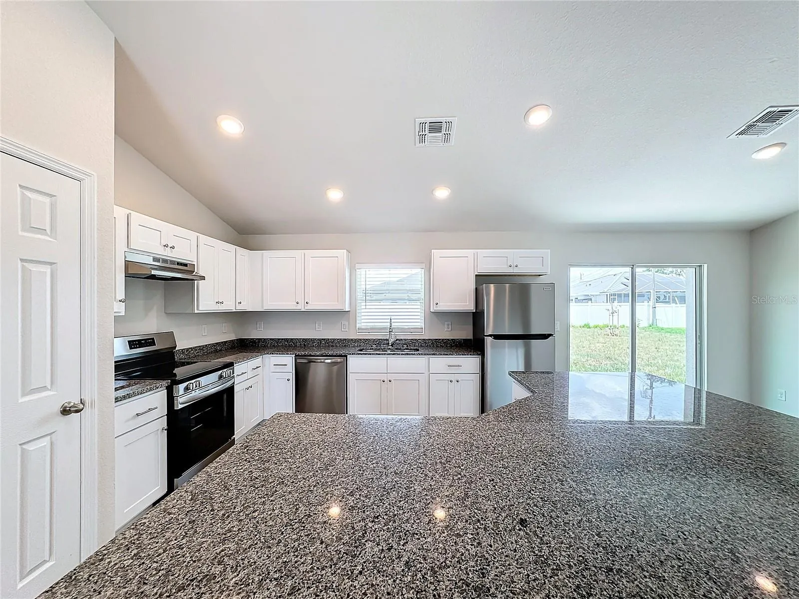 617 TROPICANA PKWY E