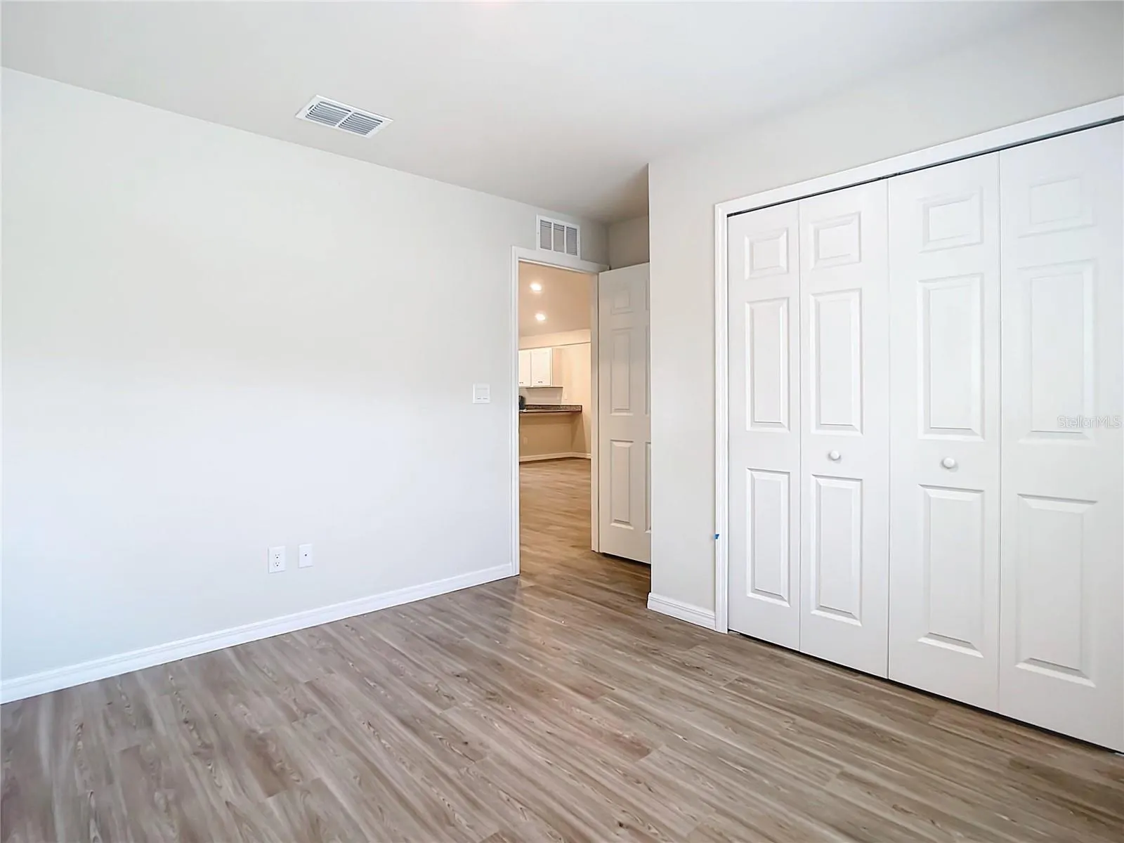 17131 THOMPSON AVE