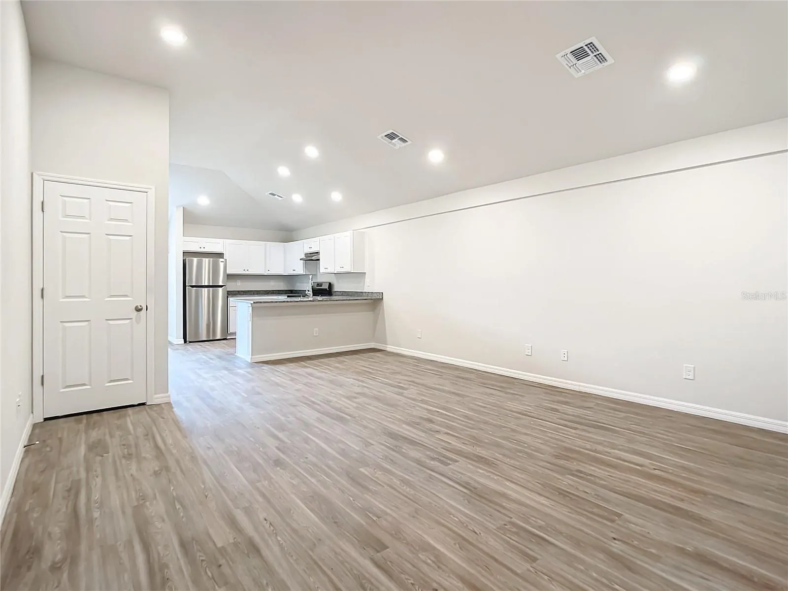 17131 THOMPSON AVE