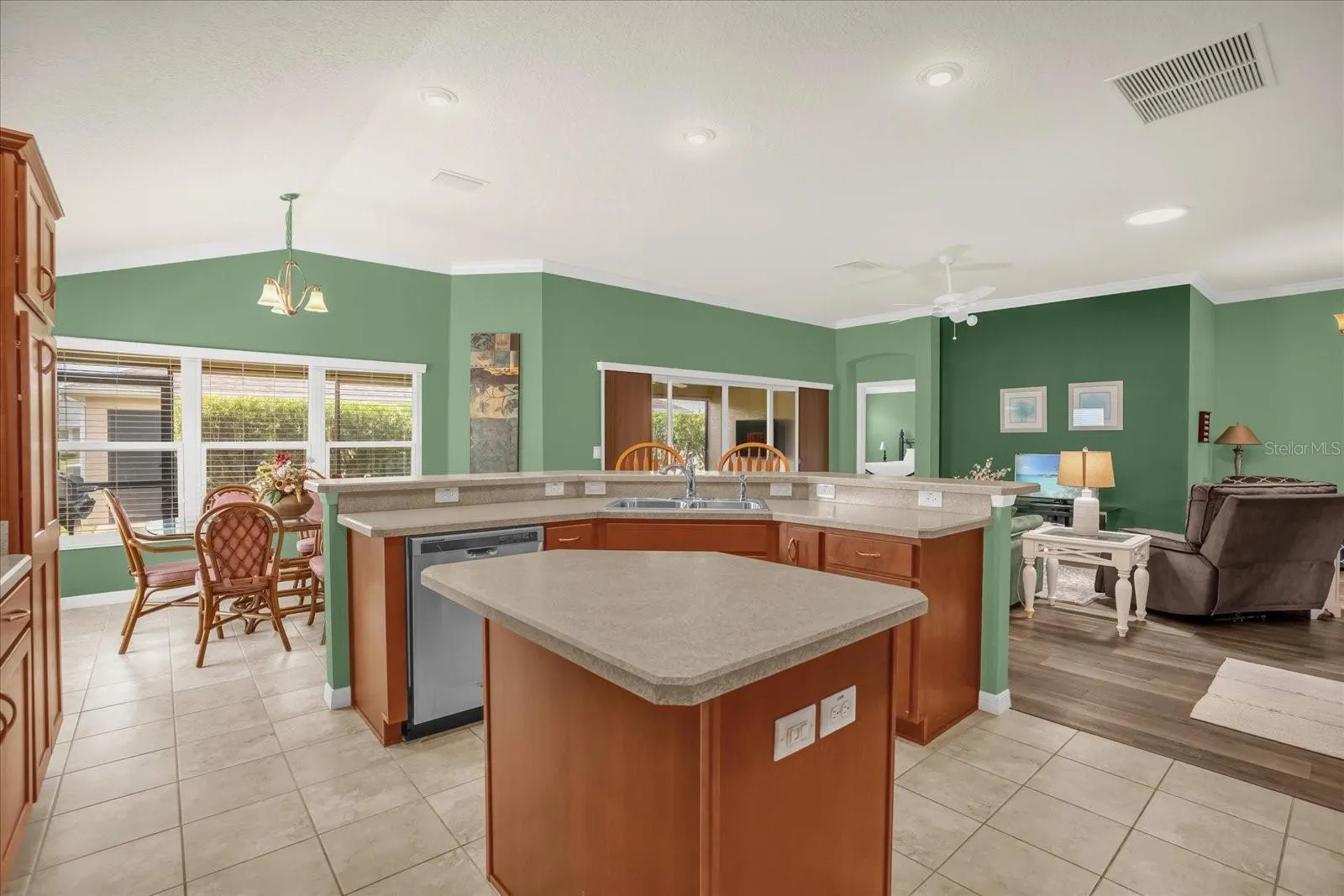 3283 DELK DR