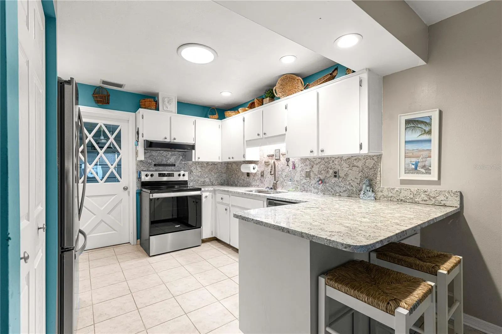 3702 NE 16TH PL