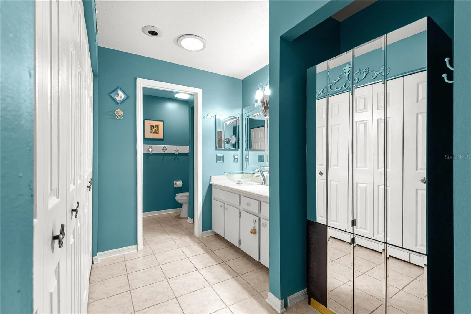 3702 NE 16TH PL