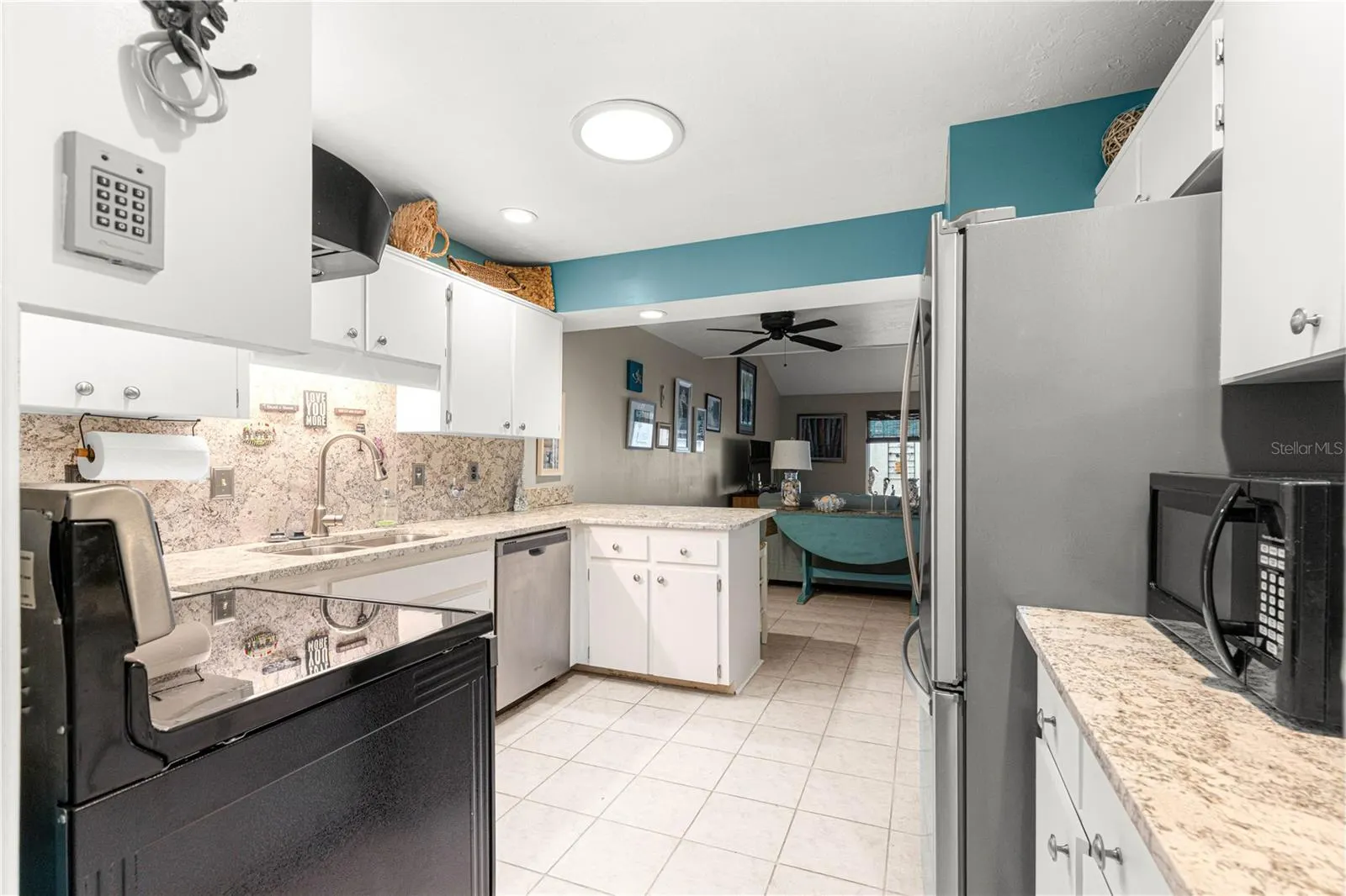 3702 NE 16TH PL
