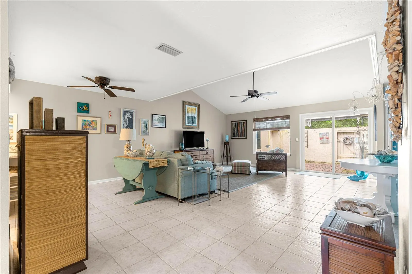 3702 NE 16TH PL