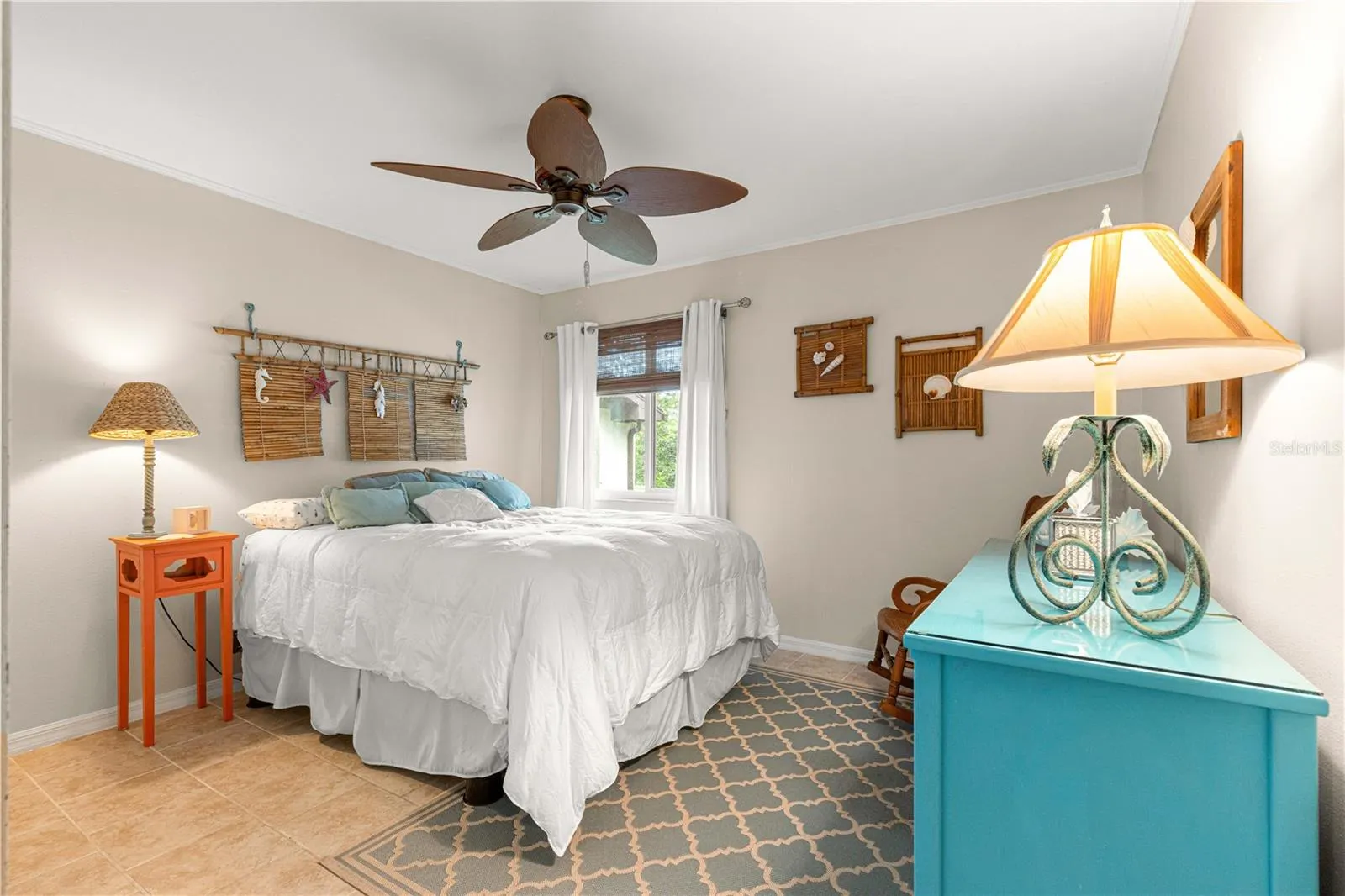 3702 NE 16TH PL