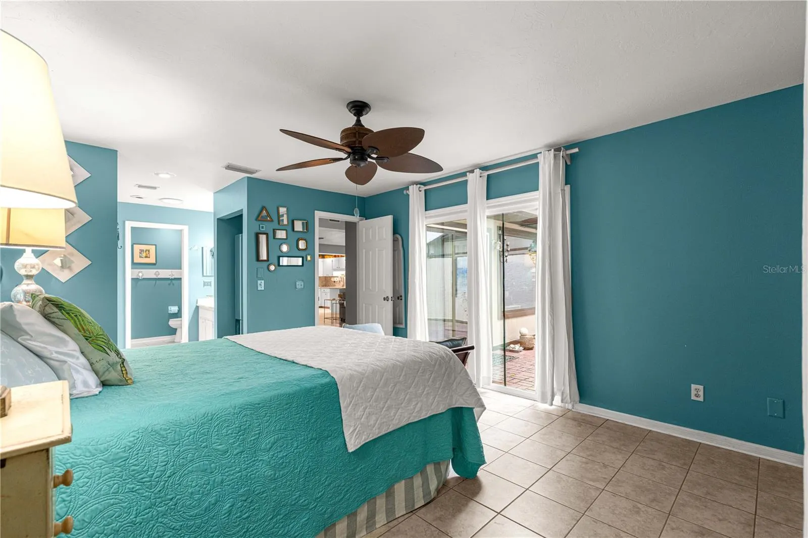 3702 NE 16TH PL
