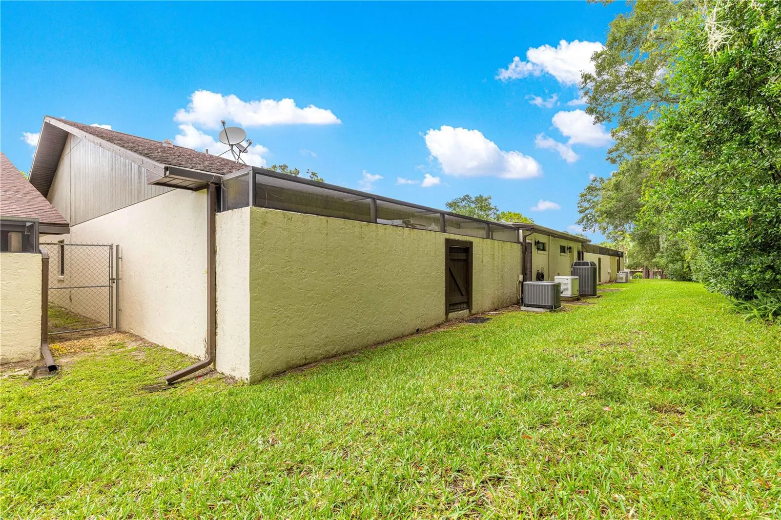 3702 NE 16TH PL