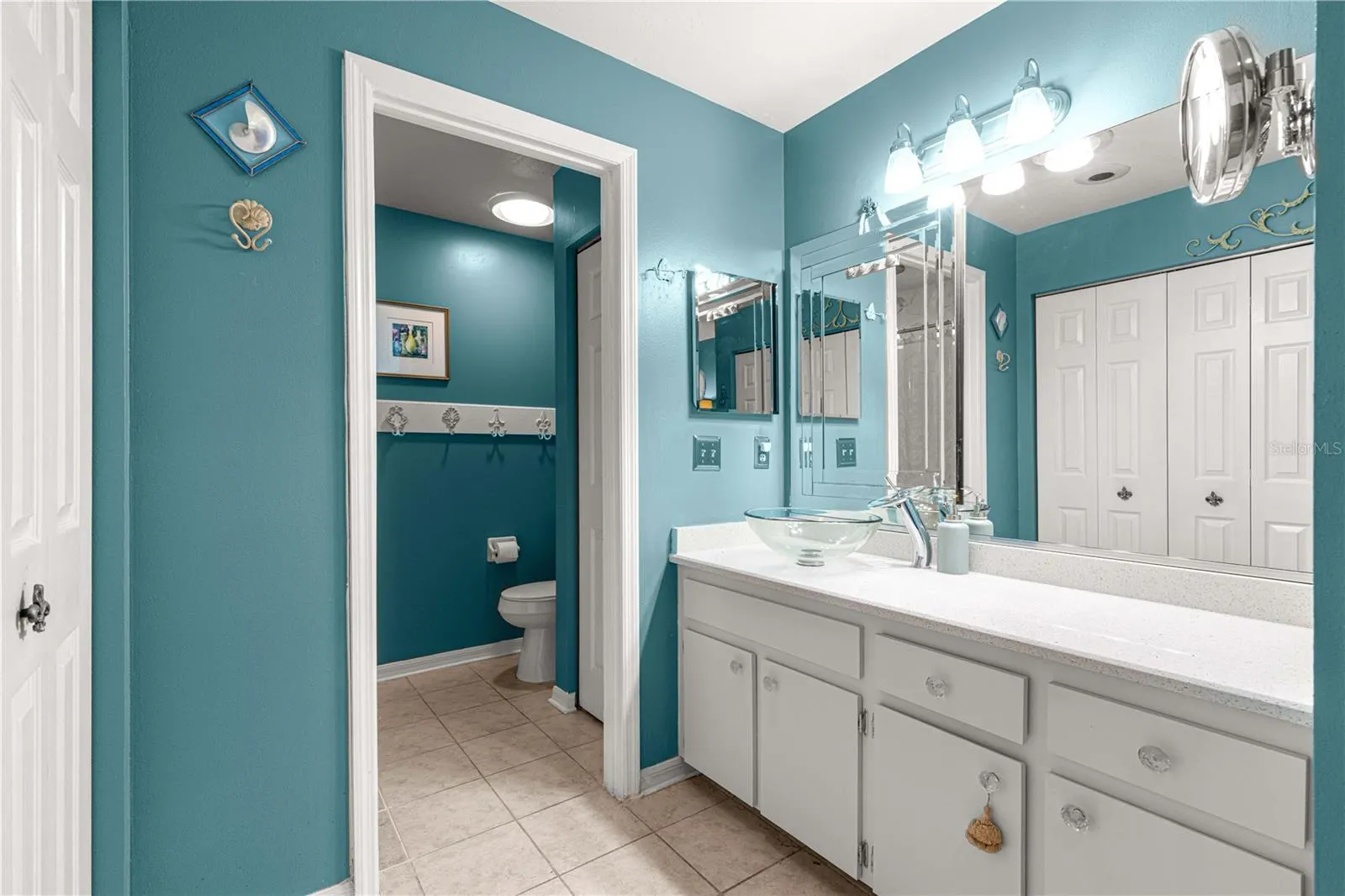 3702 NE 16TH PL