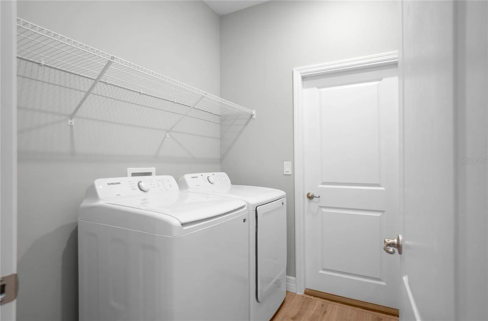 3 COSMOS CT W