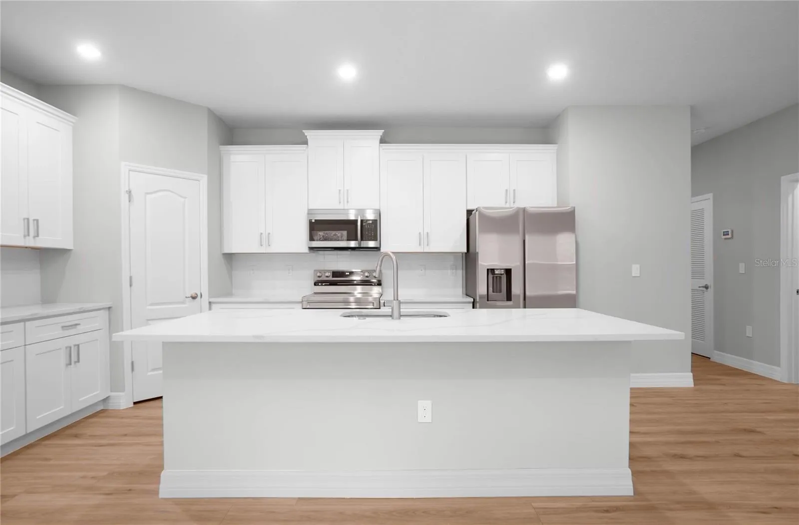 3 COSMOS CT W