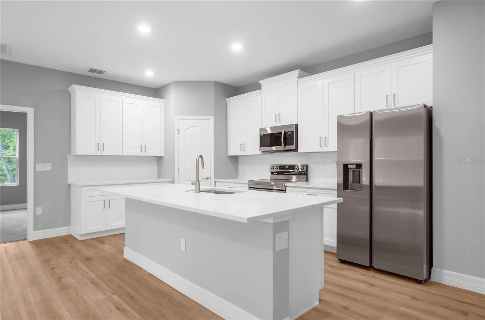 3 COSMOS CT W