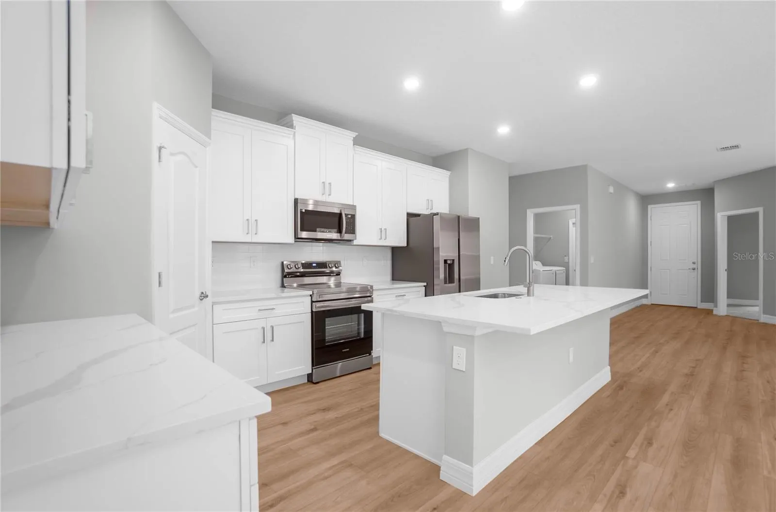 3 COSMOS CT W