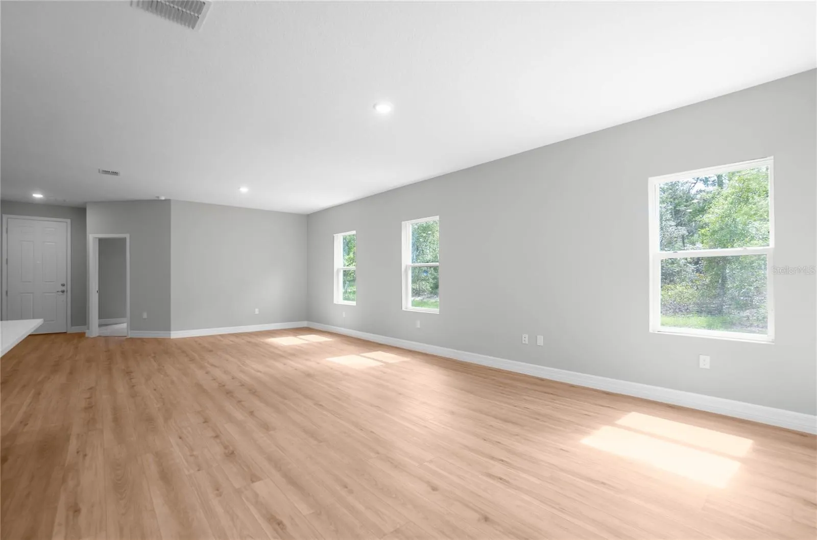3 COSMOS CT W