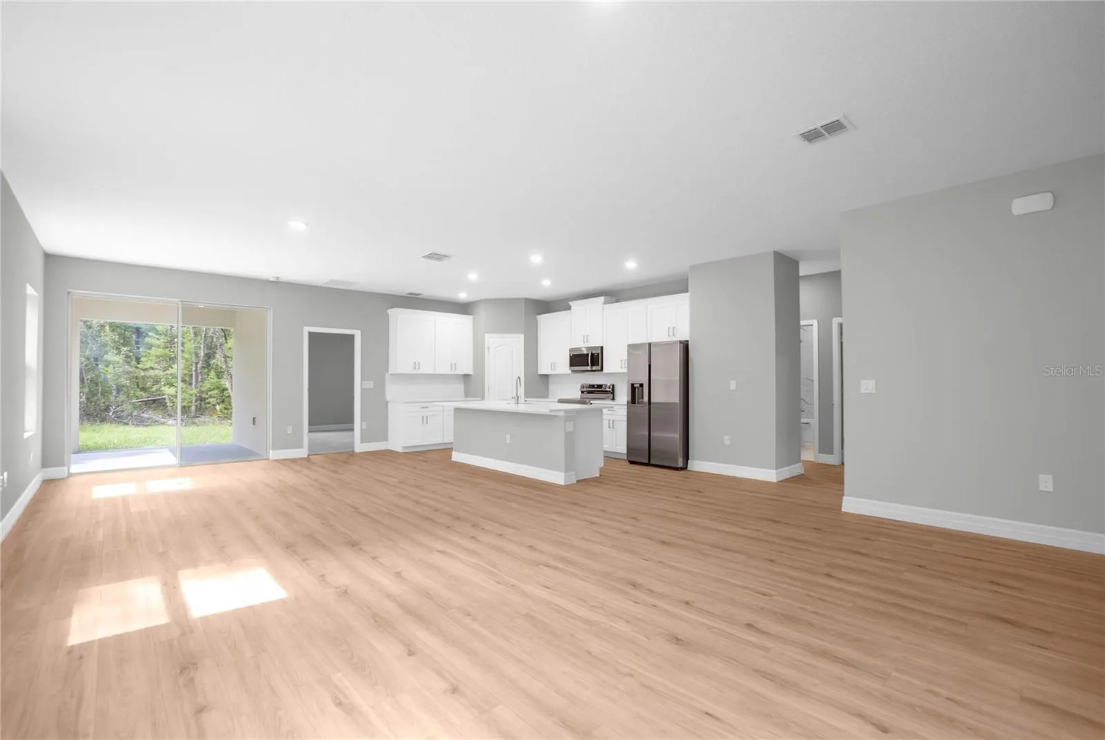 3 COSMOS CT W