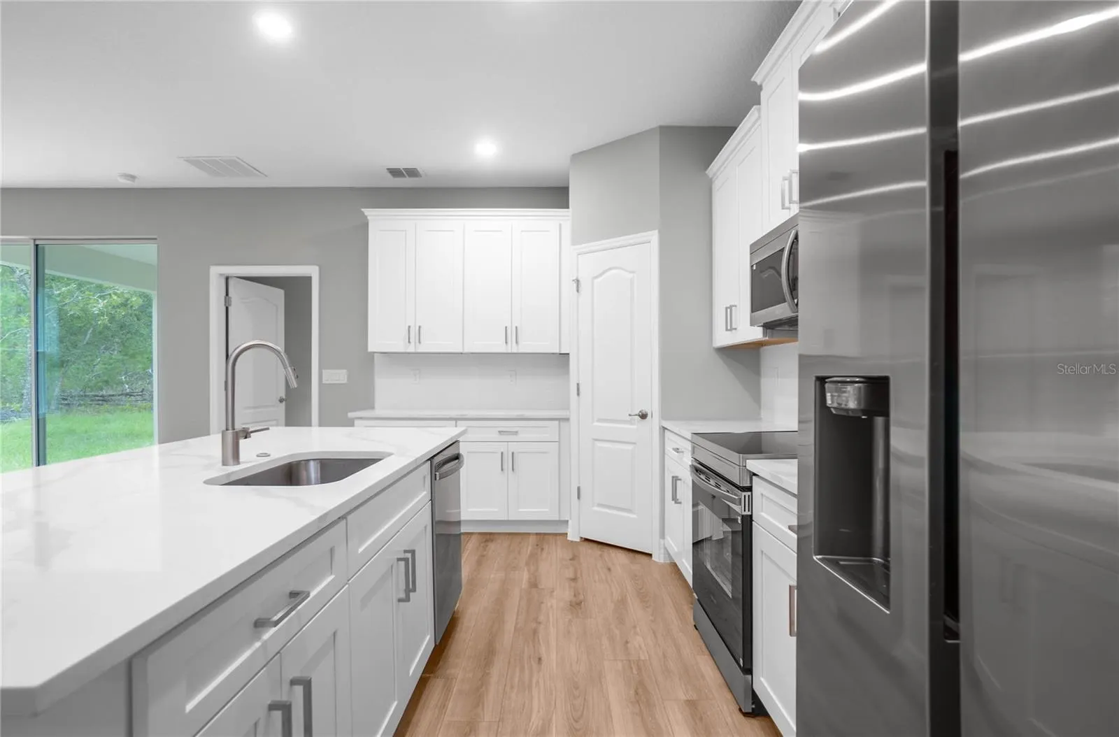 3 COSMOS CT W