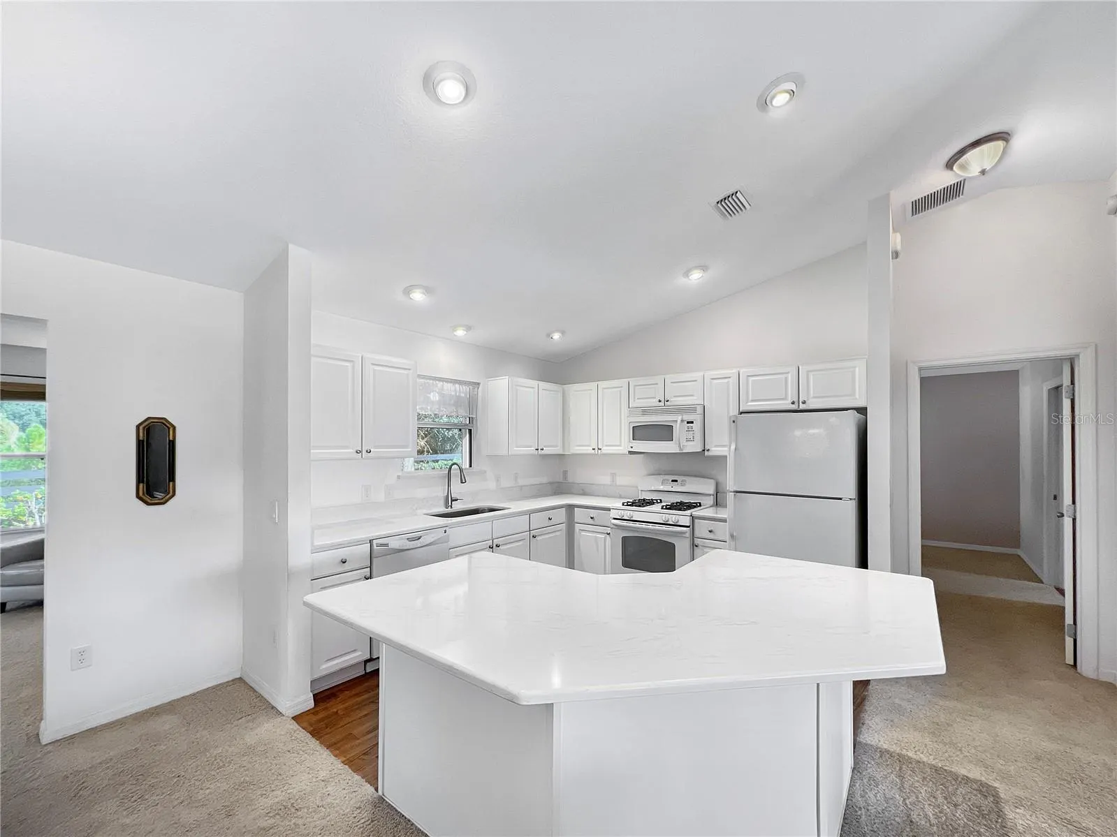 2074 HARSTON TRL