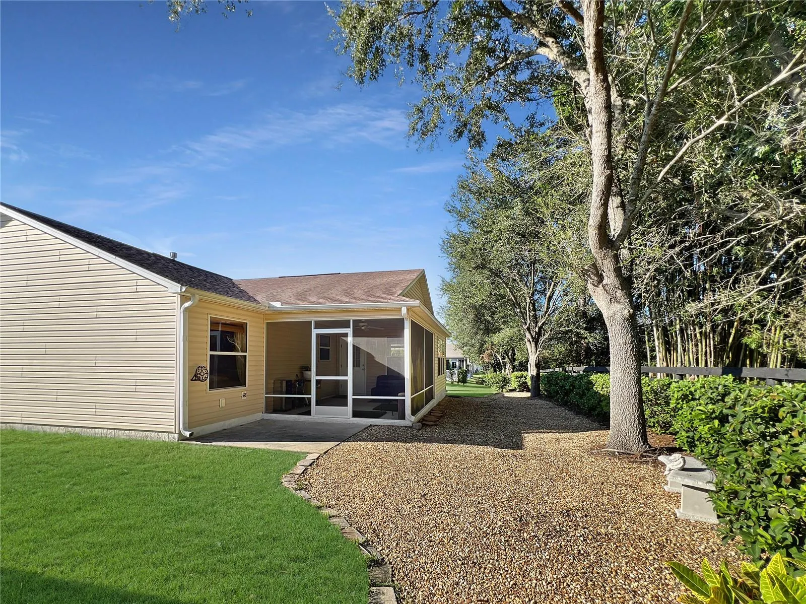 2074 HARSTON TRL