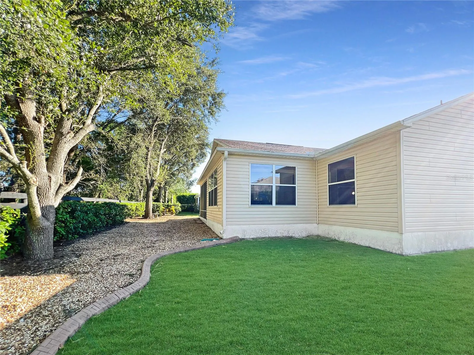 2074 HARSTON TRL