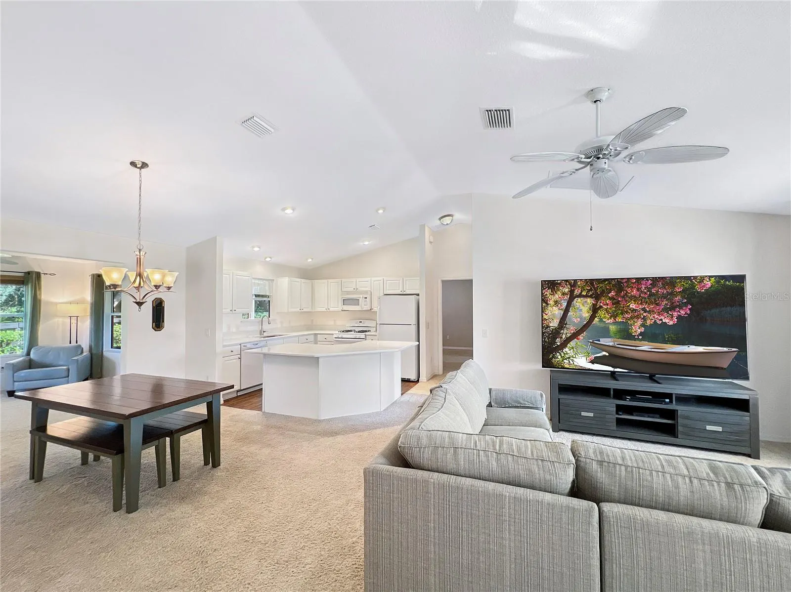 2074 HARSTON TRL
