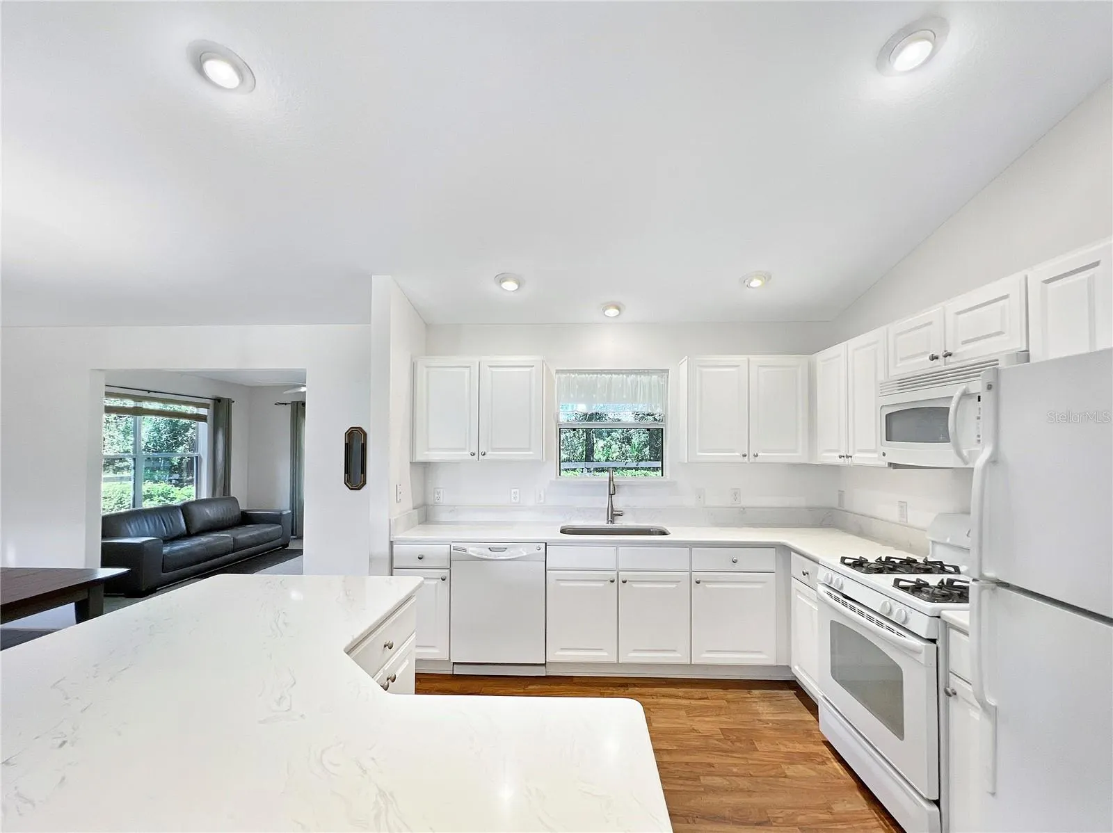 2074 HARSTON TRL