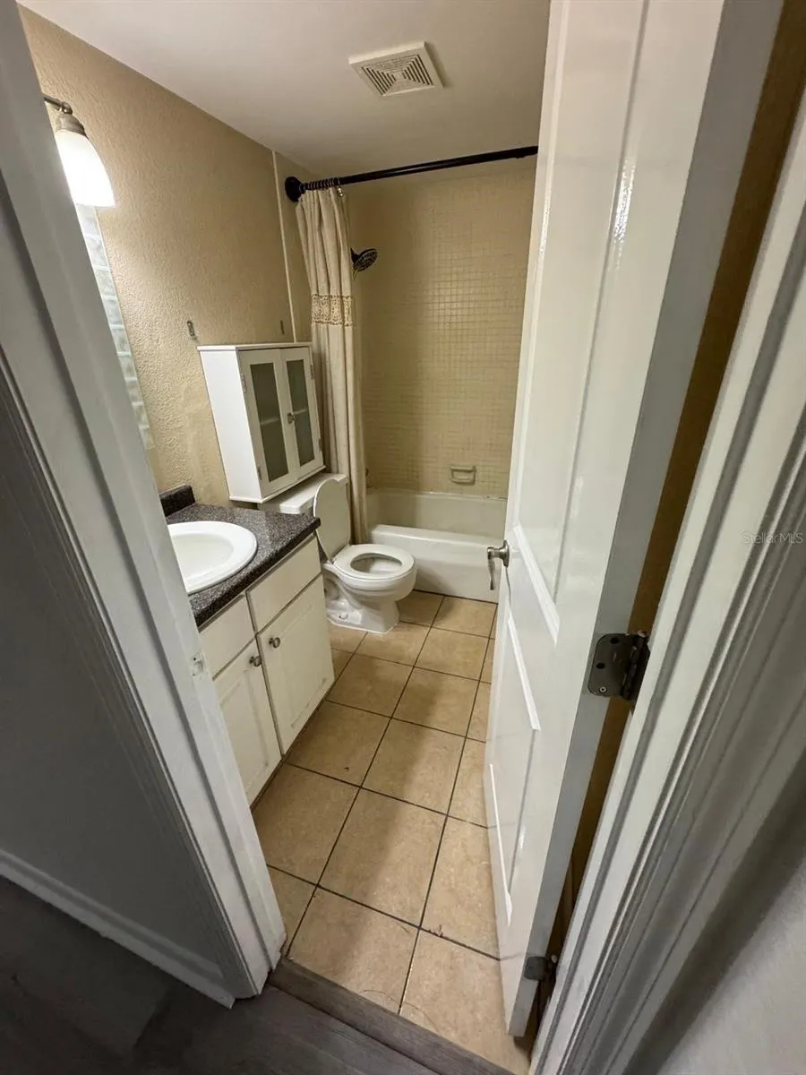 507 NW 39TH RD #220, #220