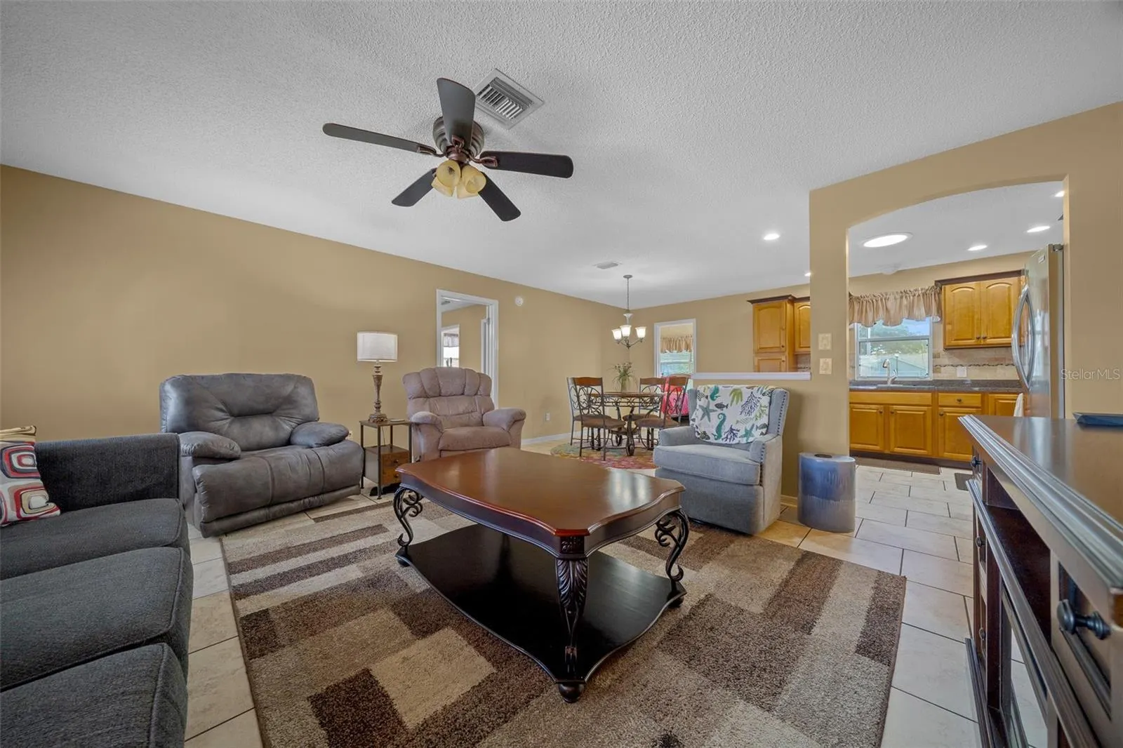 914 CHULA CT