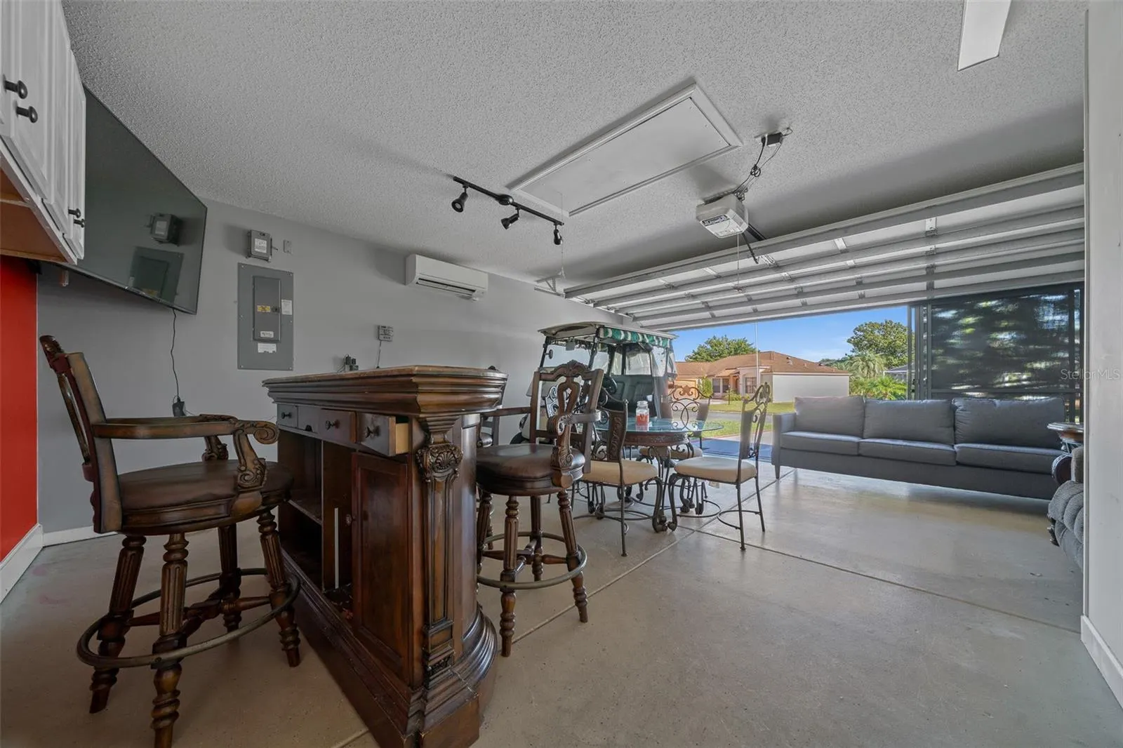 914 CHULA CT