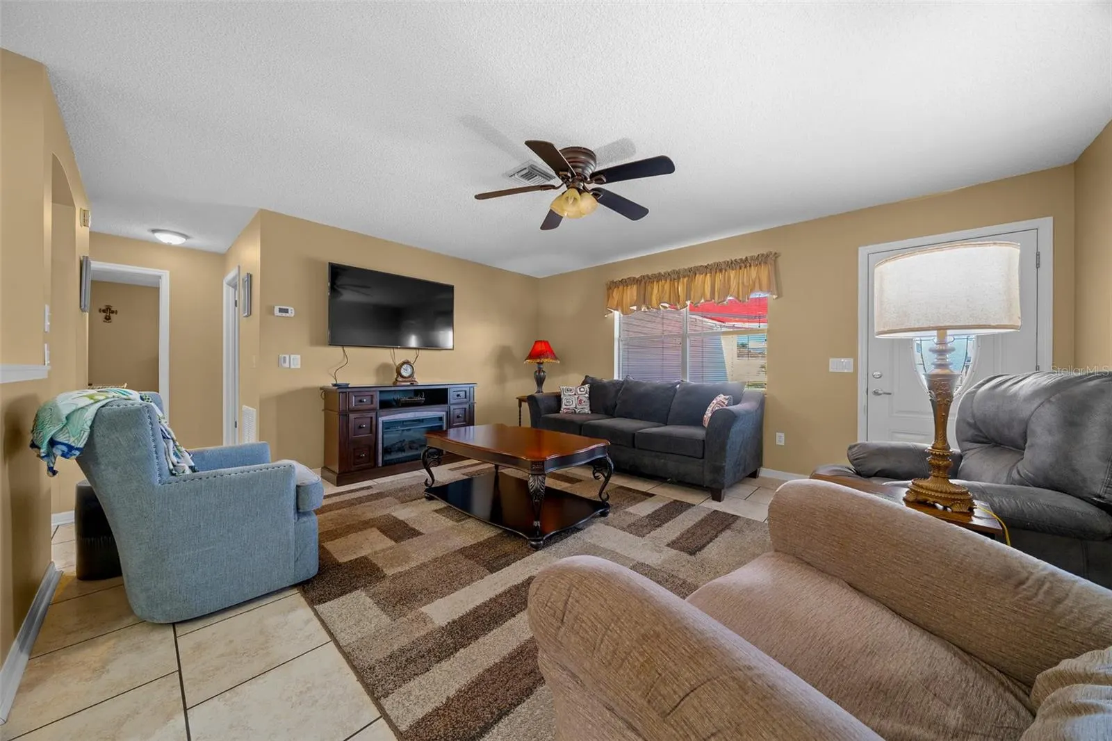 914 CHULA CT