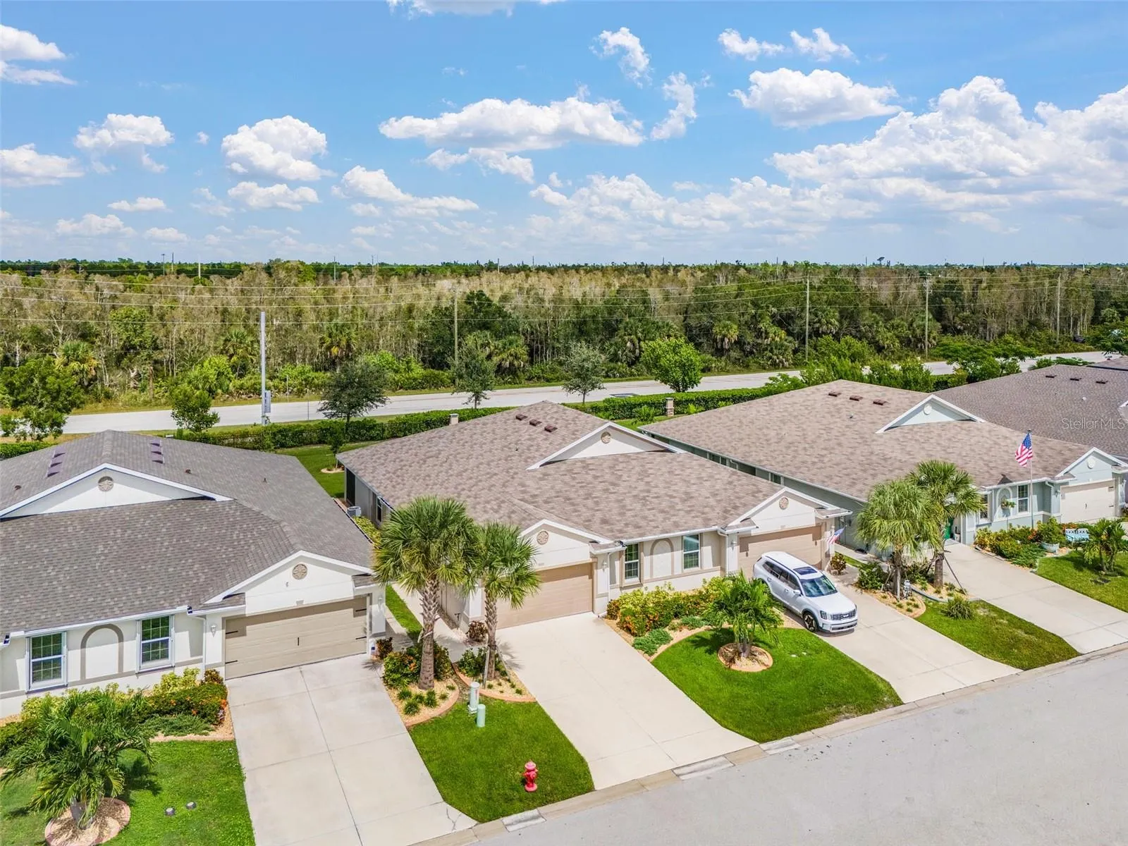 25016 E LENOX CIR