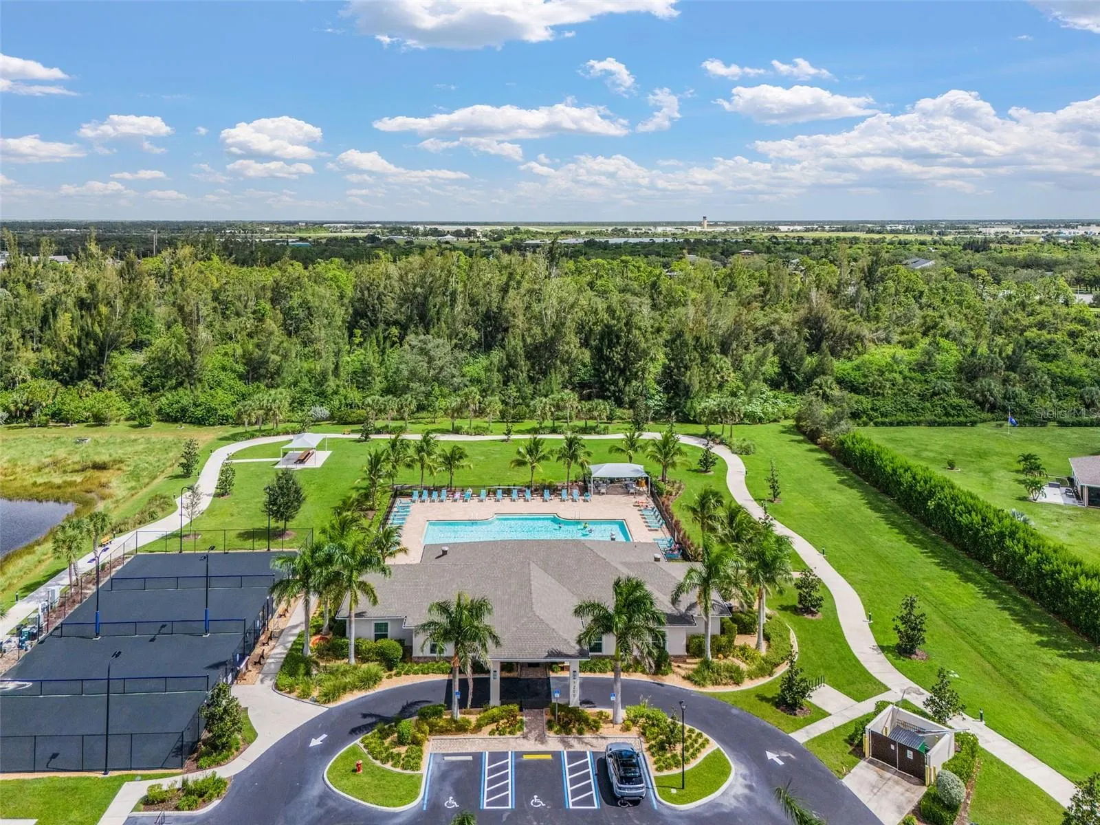 25016 E LENOX CIR