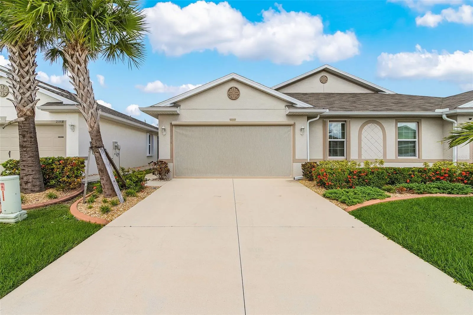 25016 E LENOX CIR