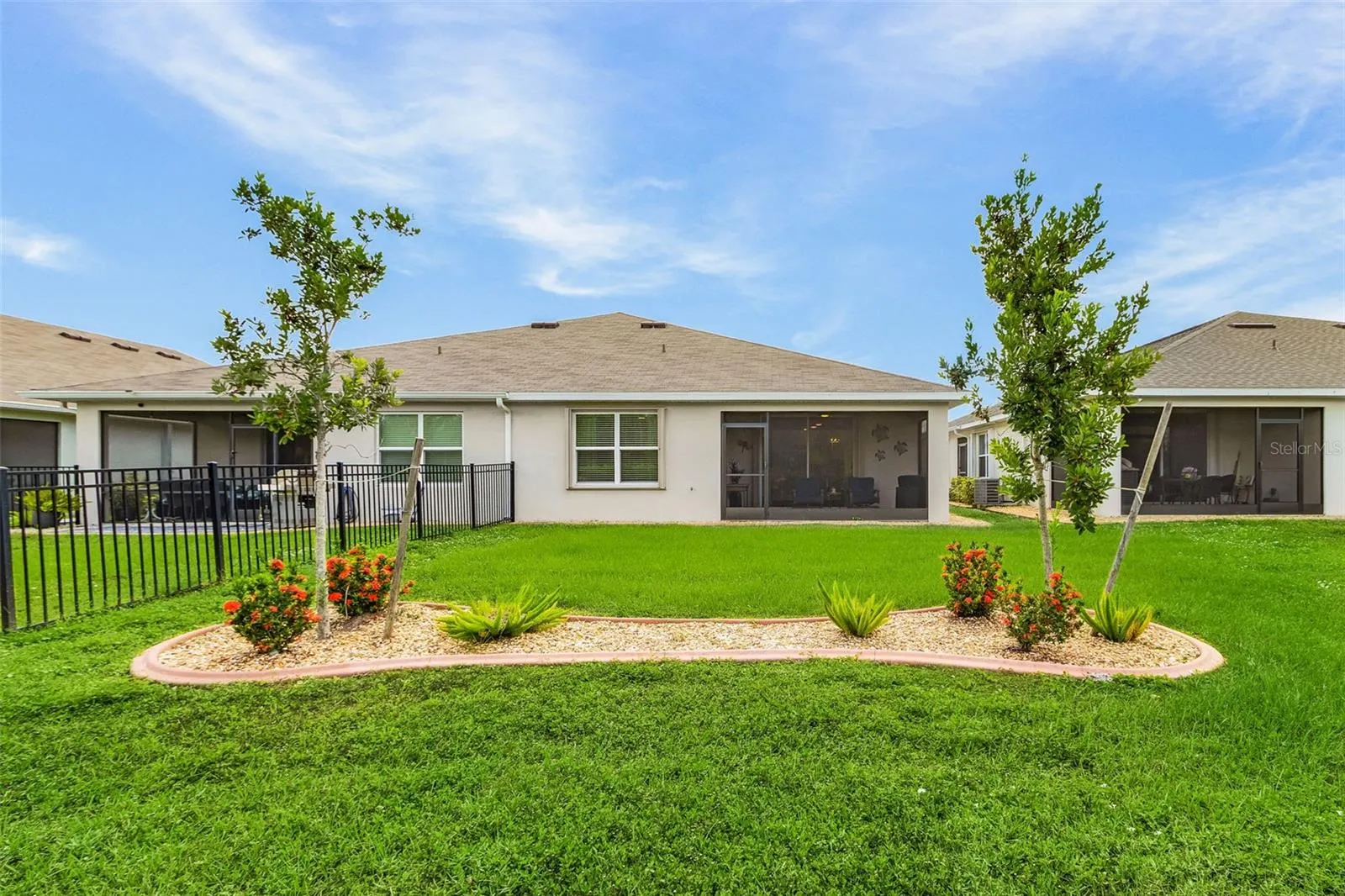 25016 E LENOX CIR