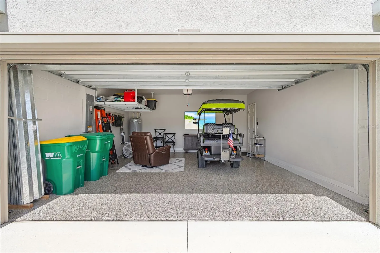 25016 E LENOX CIR