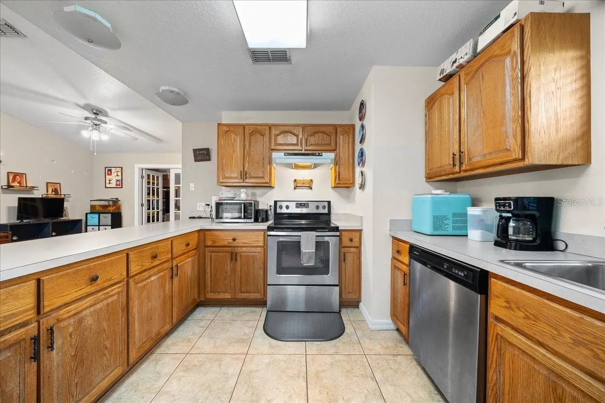 115 HELEN DR