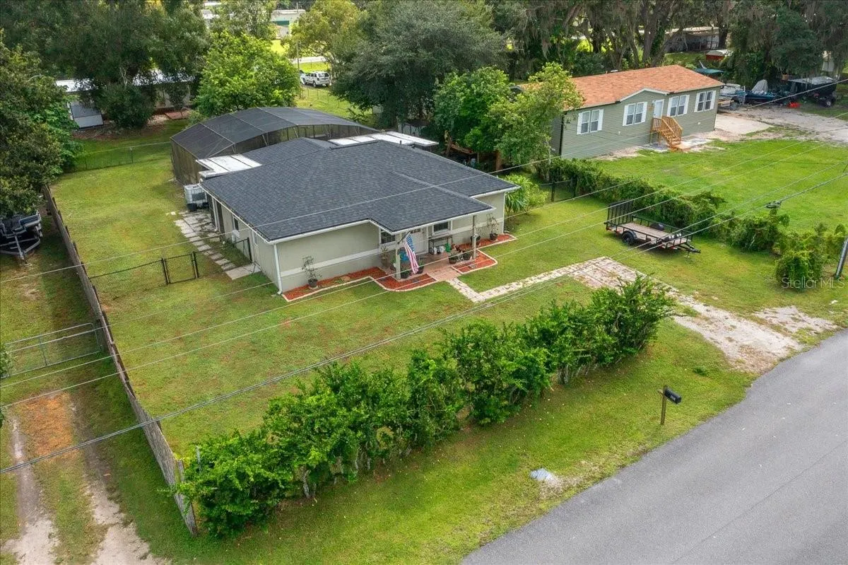 115 HELEN DR