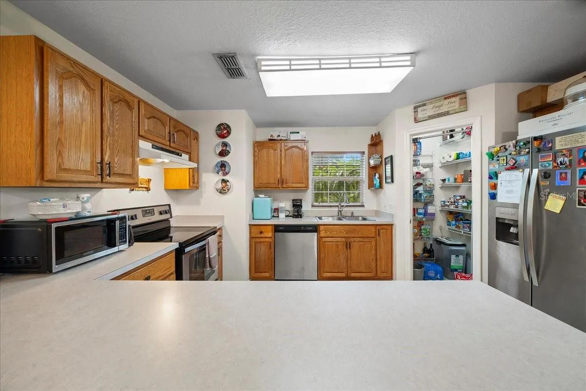 115 HELEN DR