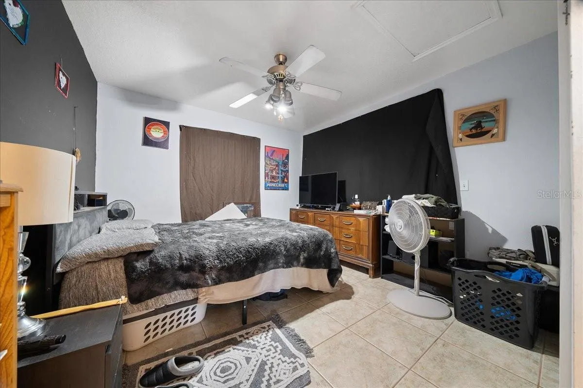 115 HELEN DR