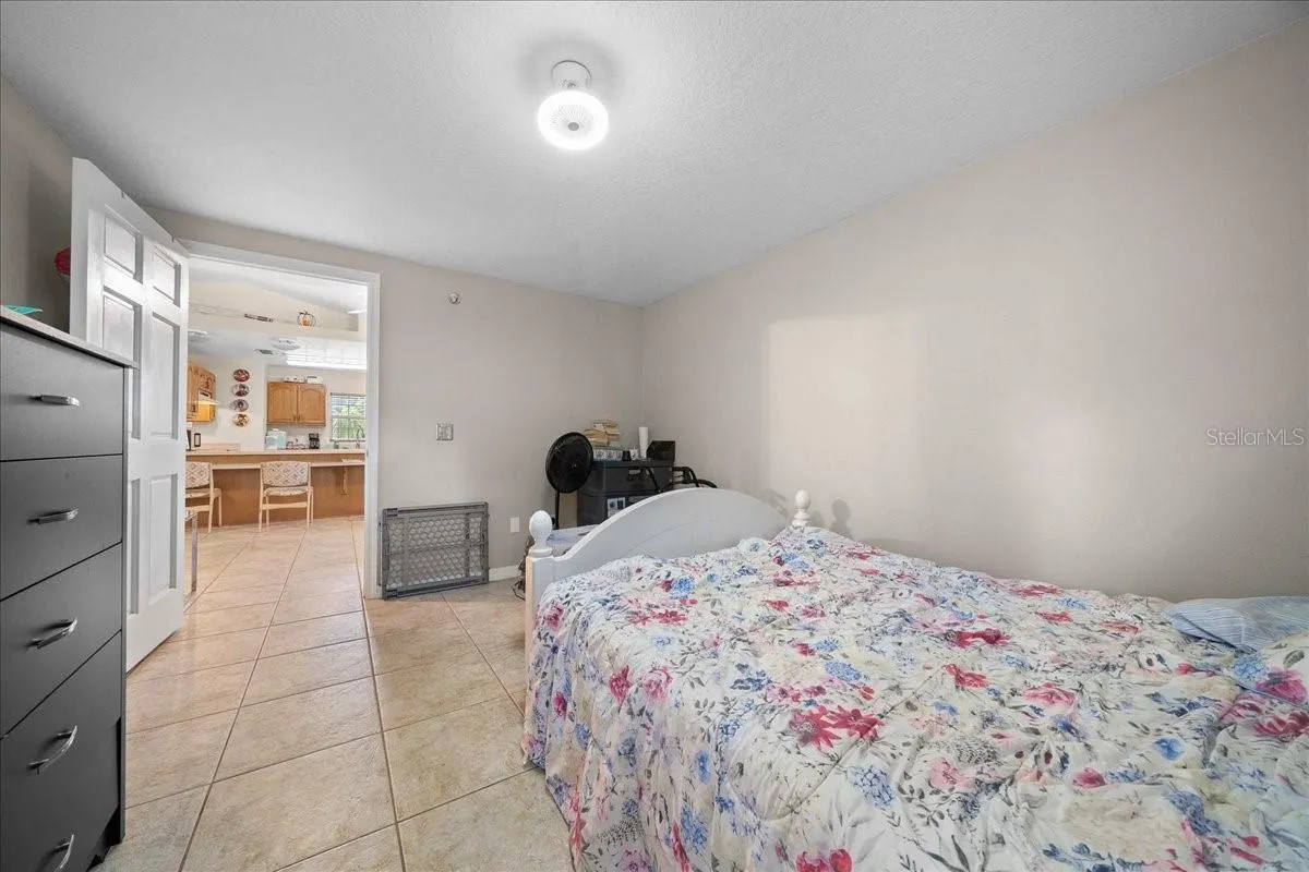 115 HELEN DR