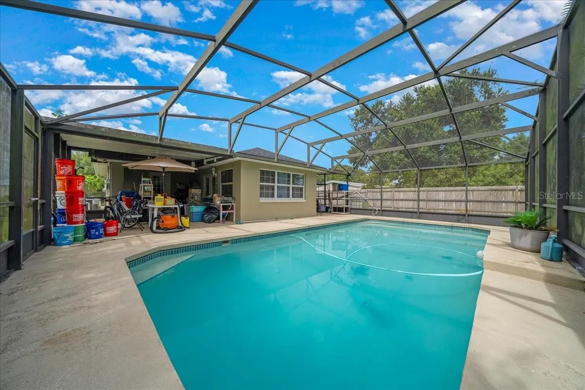 115 HELEN DR