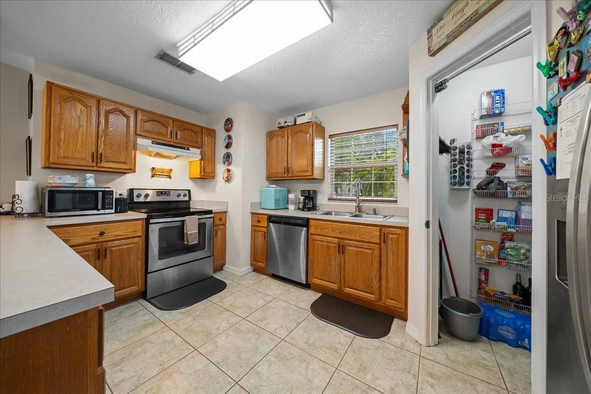 115 HELEN DR