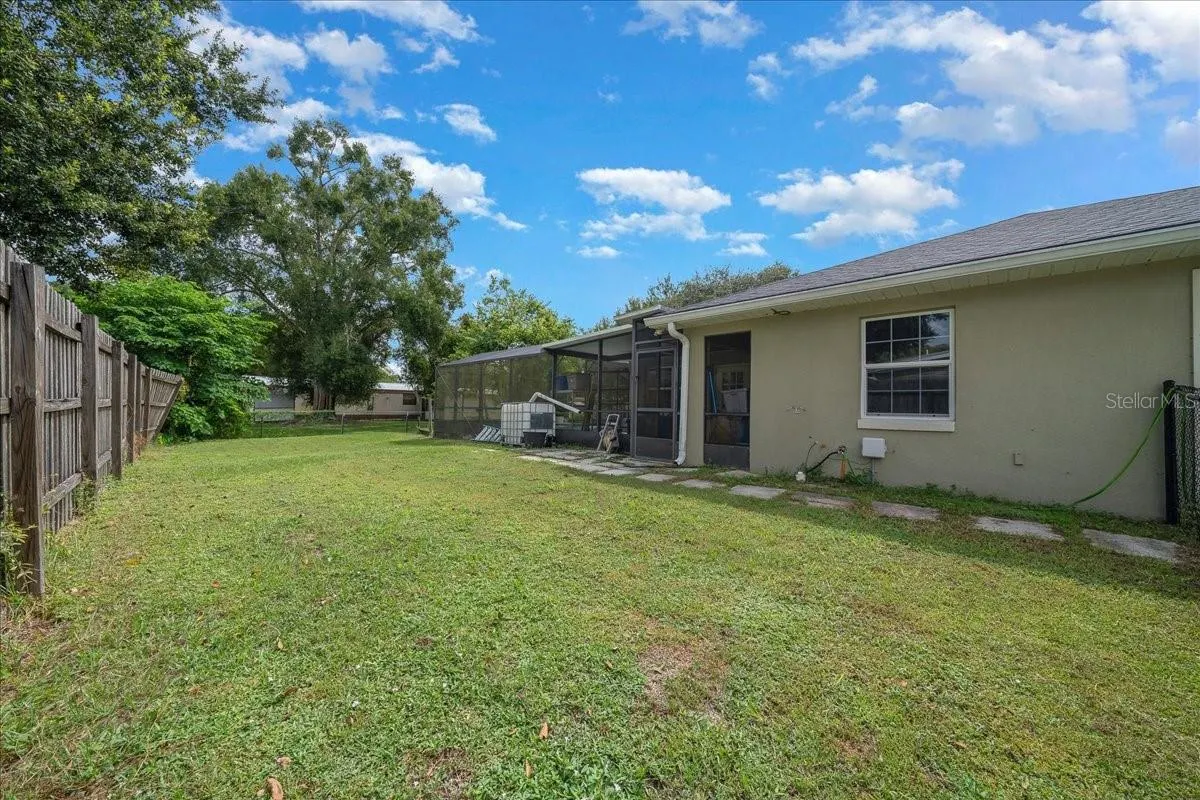 115 HELEN DR