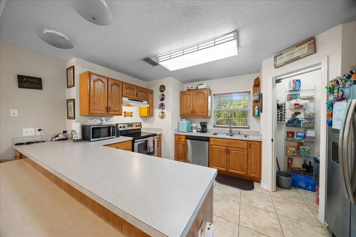 115 HELEN DR