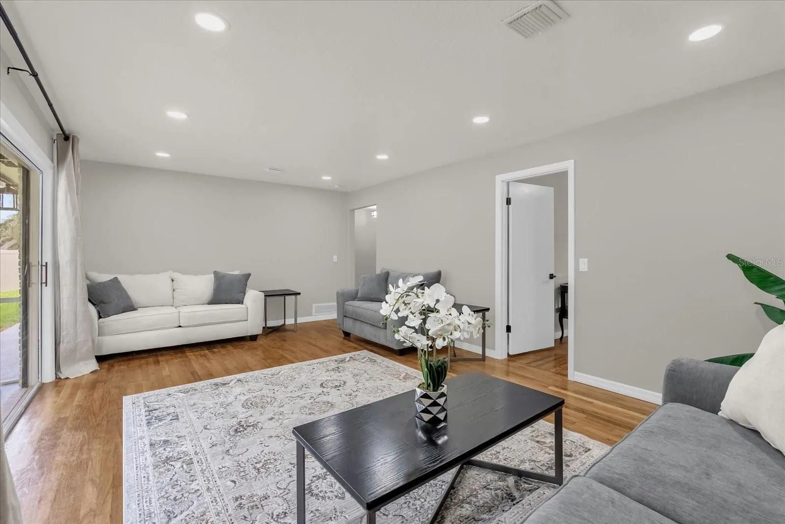 4318 LANTERN DR