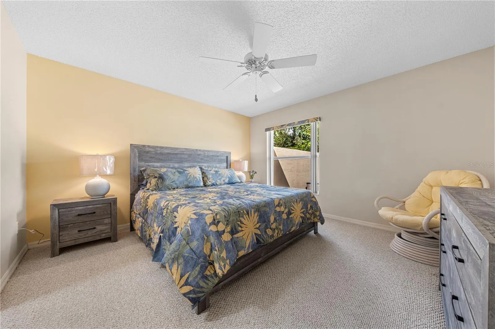 1137 SANTA CRUZ DR