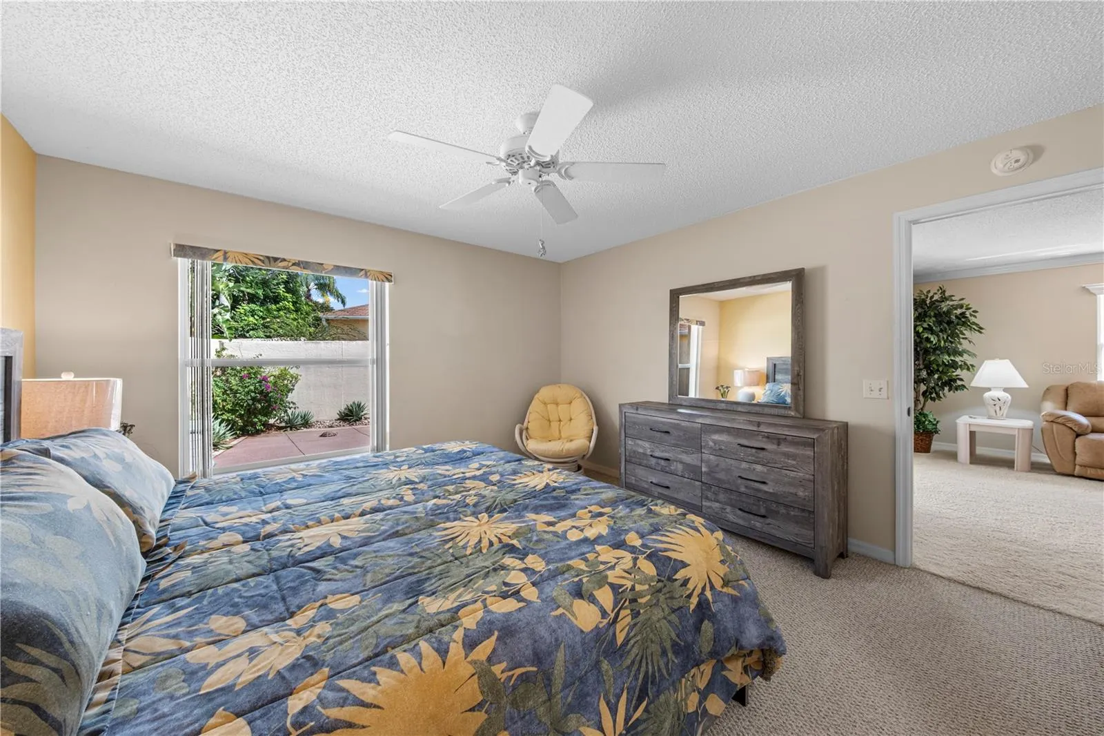 1137 SANTA CRUZ DR