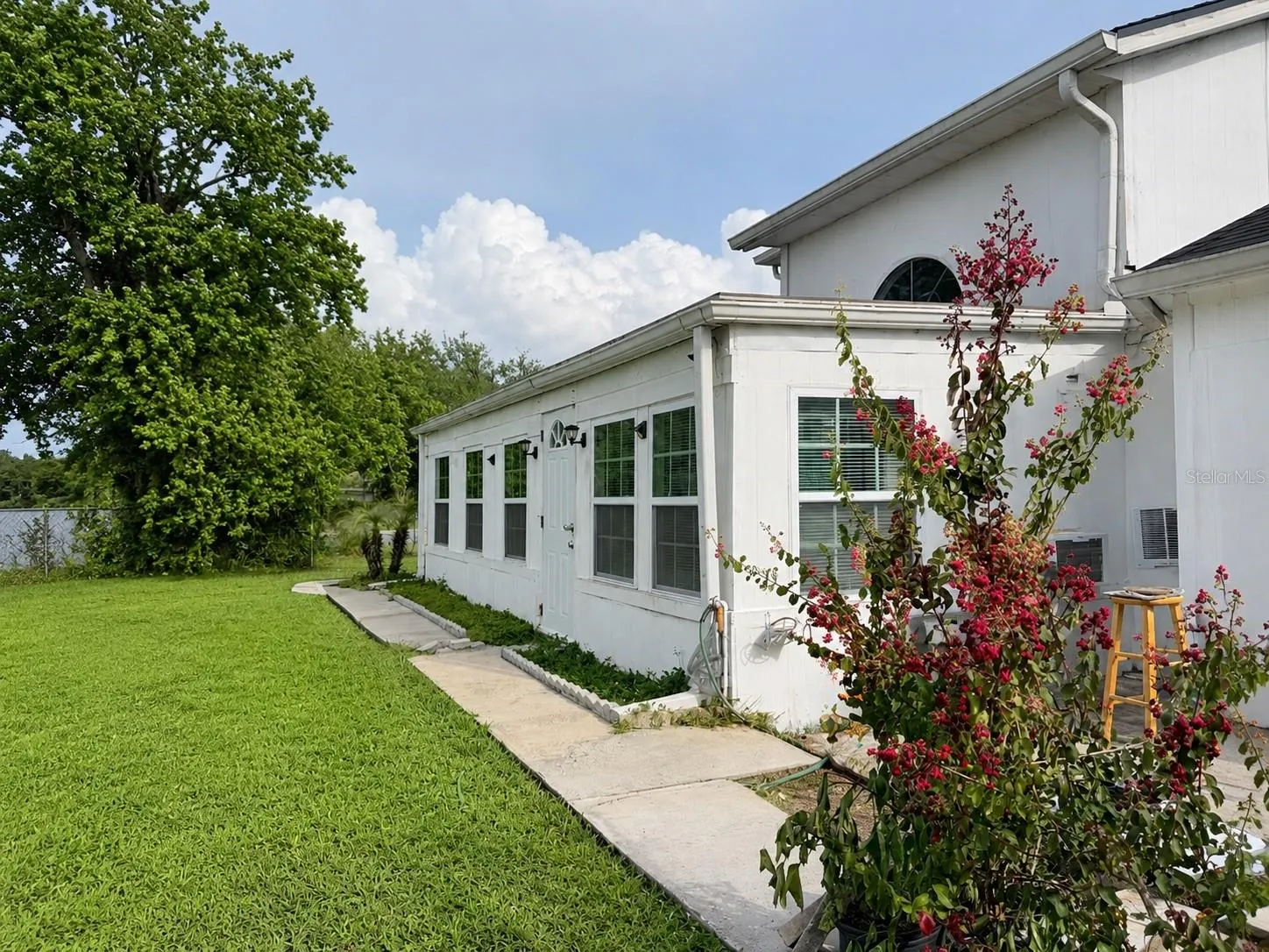 499 CHICAGO WOODS CIR
