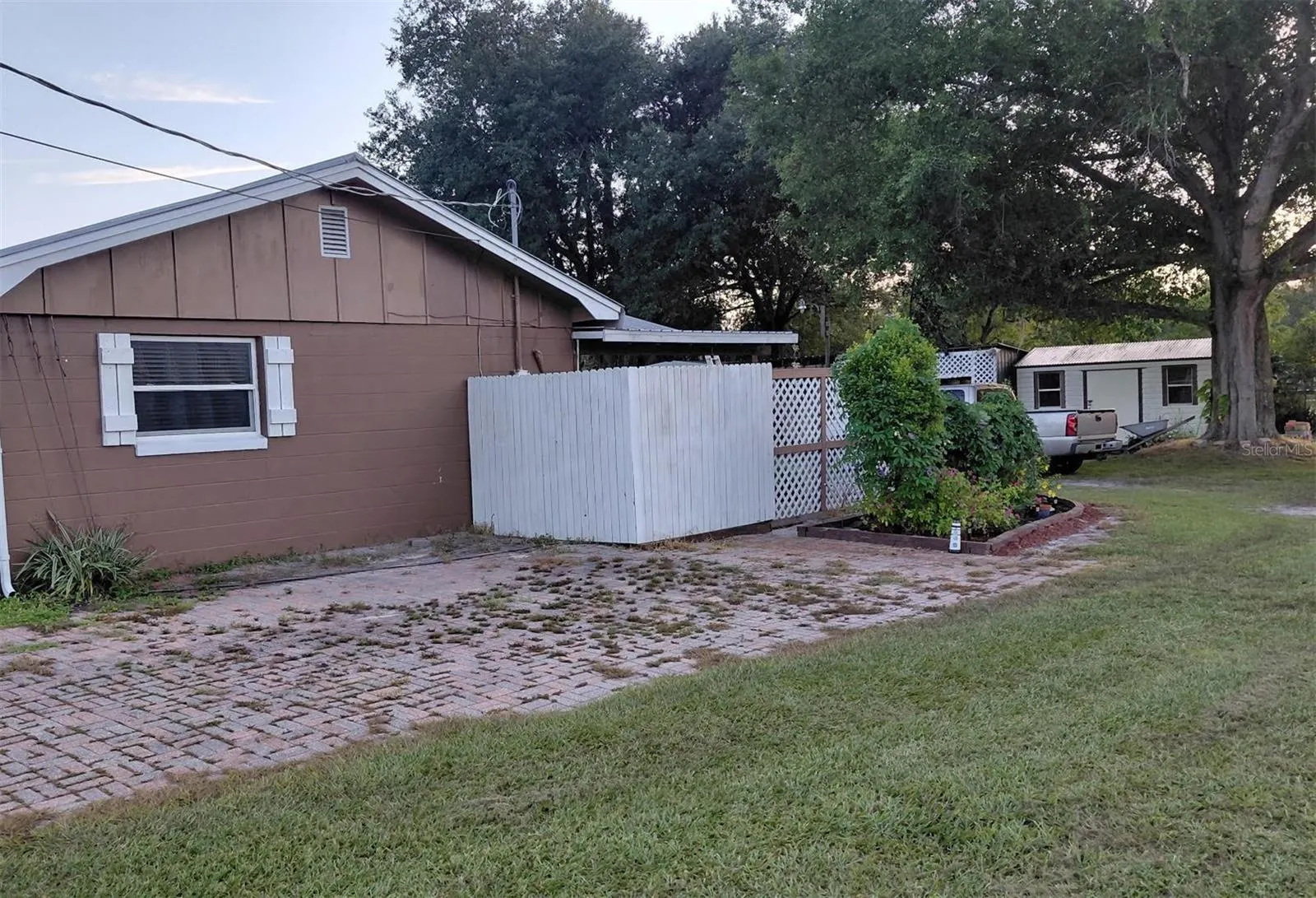 2260 SW LOIS AVE