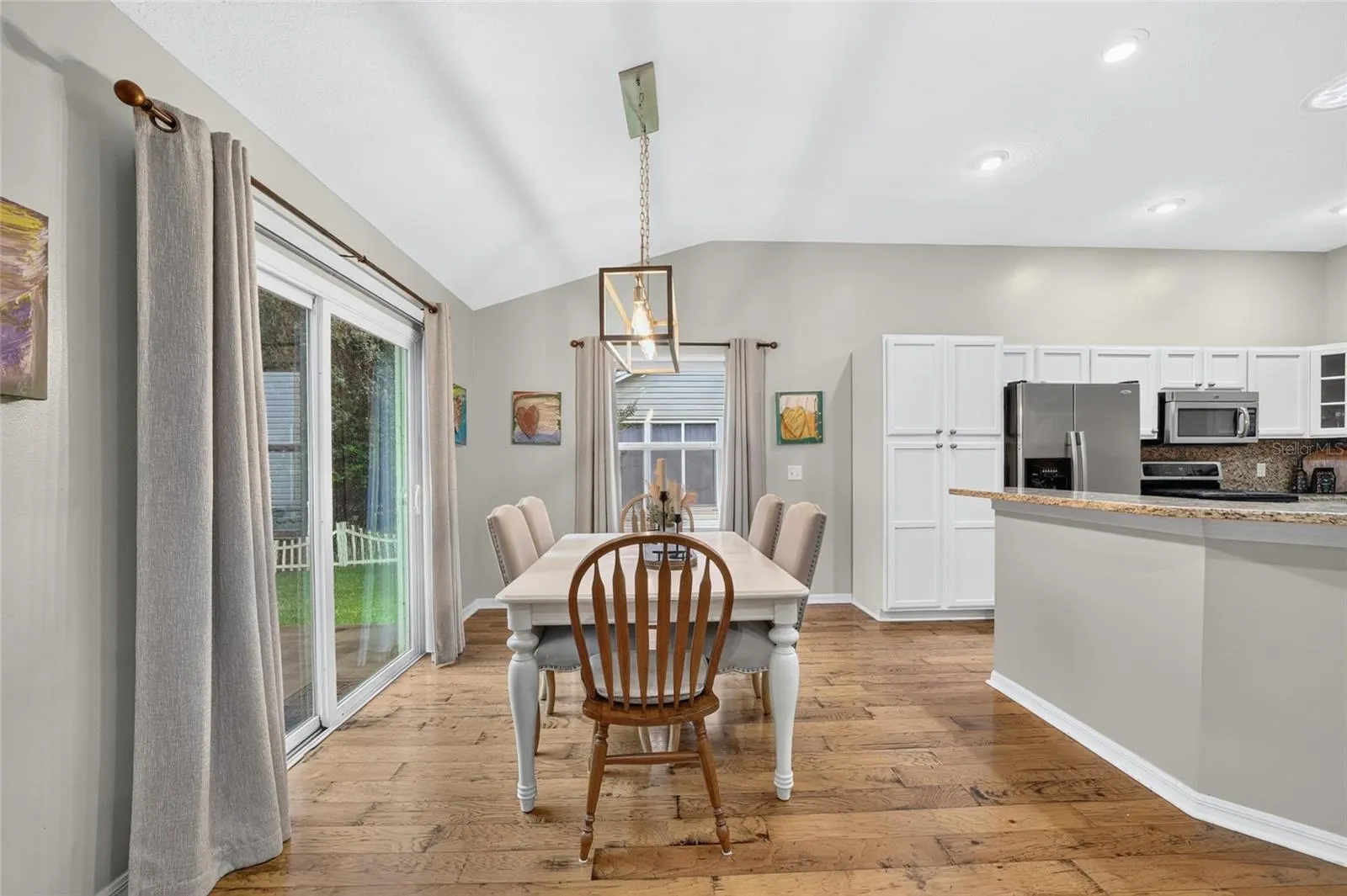 1177 OAK FOREST DR
